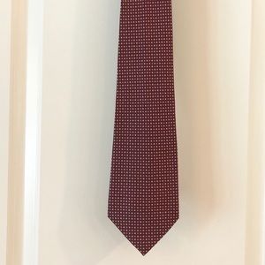Geometric silk tie